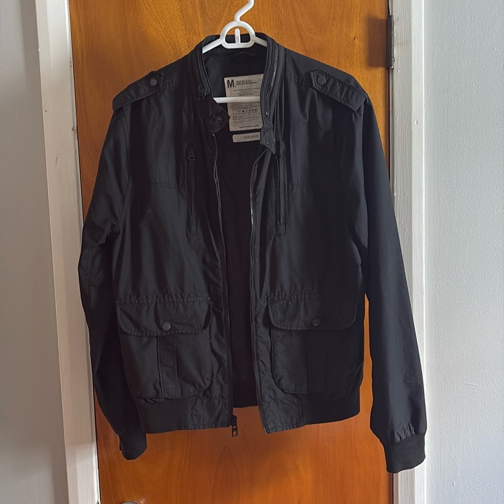 Threads & Heirs Black Zip Jacket Men’s M